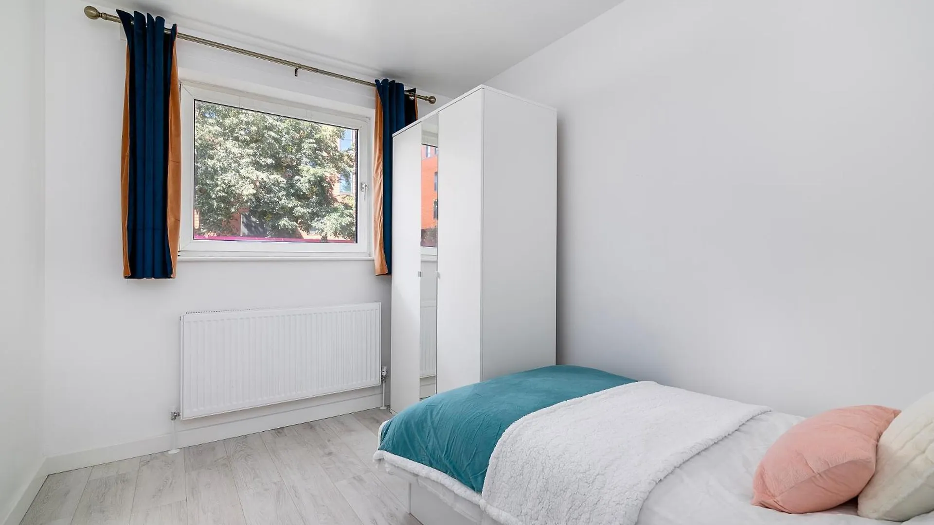 A Stunning Flat In London, Gants Hill Apartment Redbridge